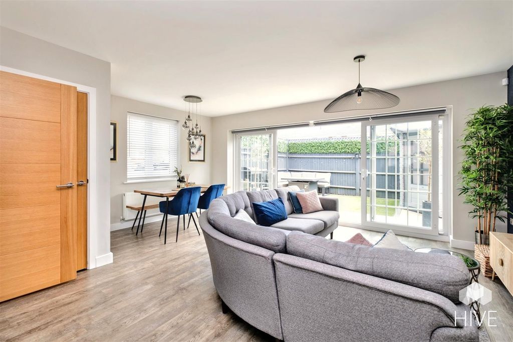 Property photo 3 of 20