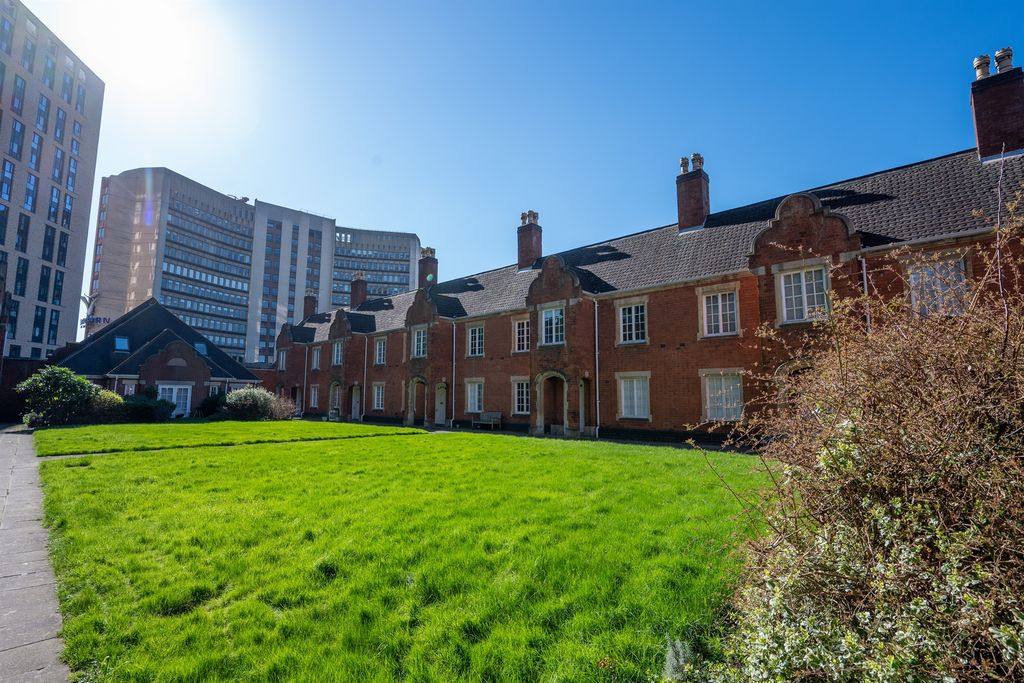 Property photo 2 of 14