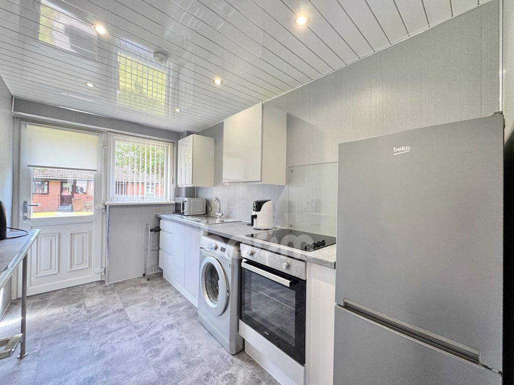Property photo 3 of 21 Bullwood Court, Glasgow Kitchen