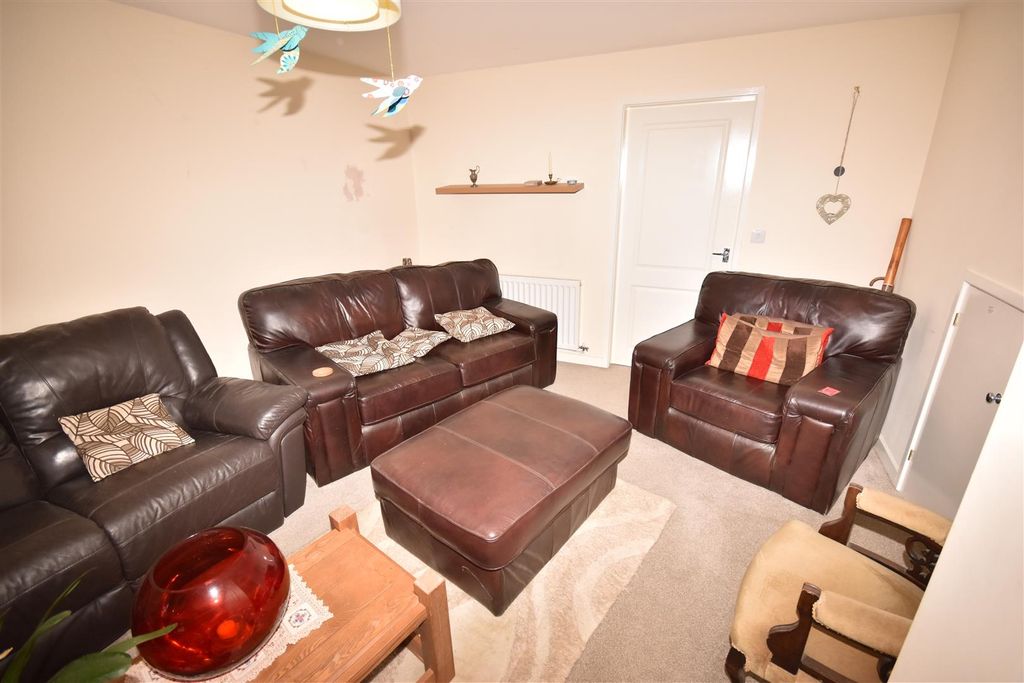 Property photo 3 of 12 Living Room