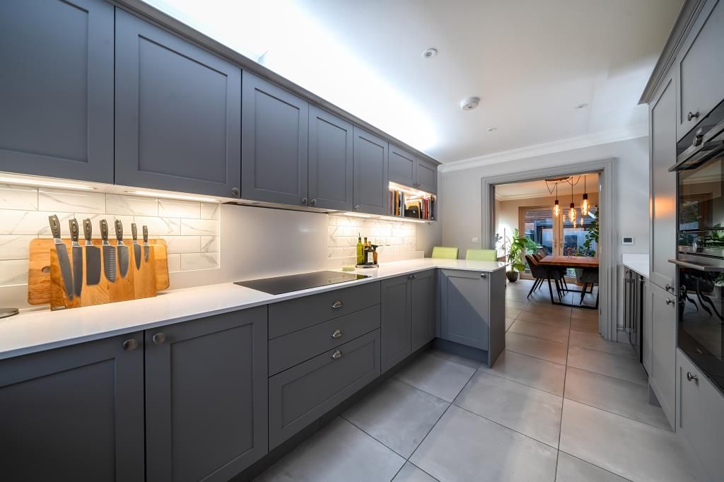 Property photo 3 of 20 Kitchen