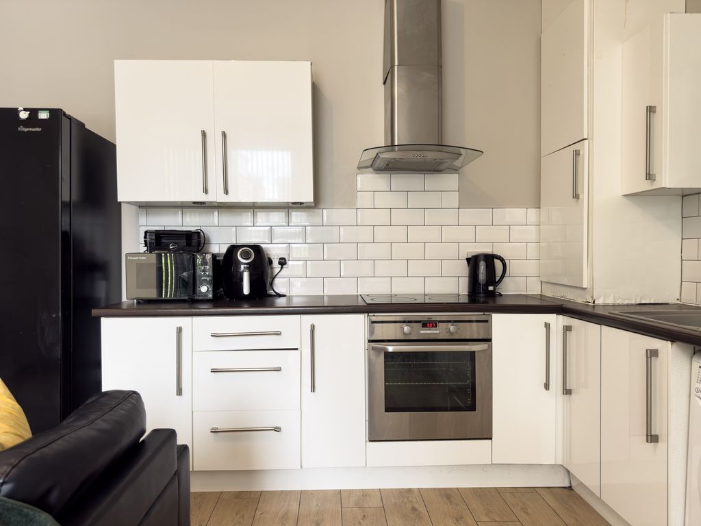 Property photo 2 of 16 19-Img_1777