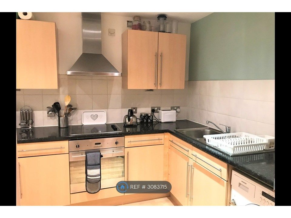Property photo 3 of 7 Kitchen