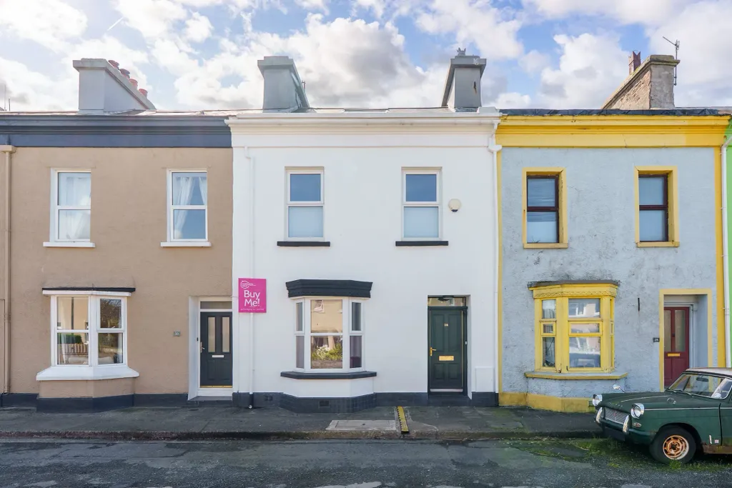Property photo 1 of 18