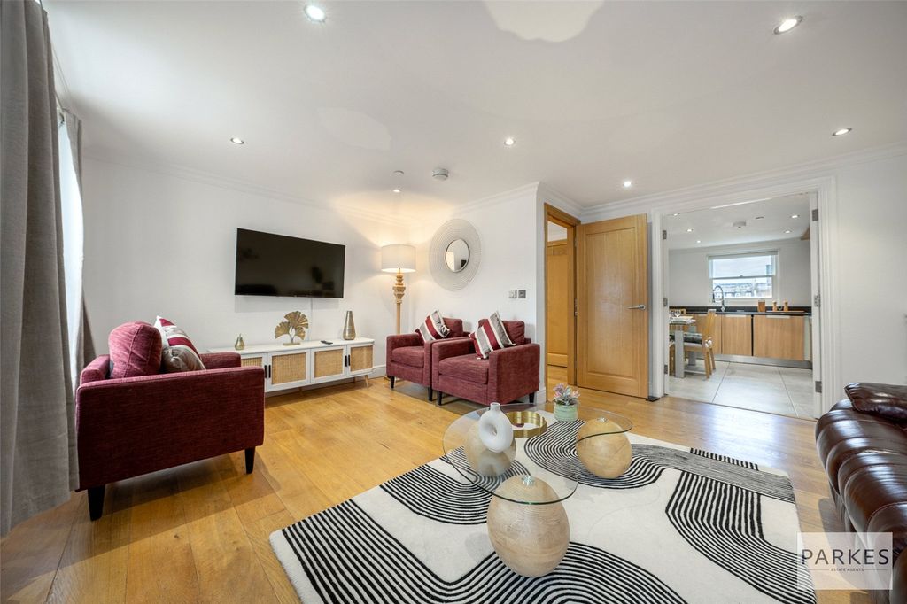 Property photo 1 of 15 Picture No. 11