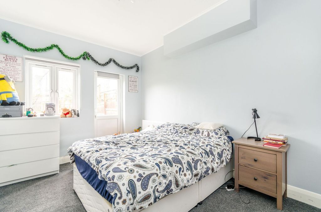 Property photo 3 of 7