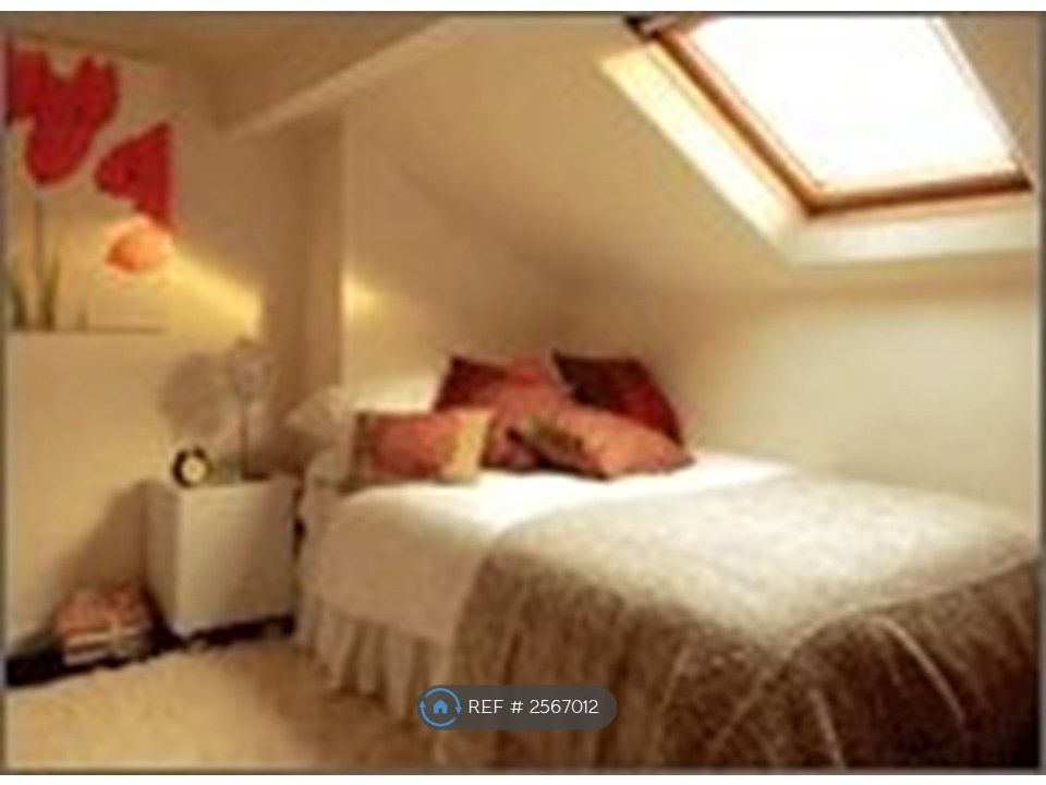 Property photo 2 of 5 Bedroom