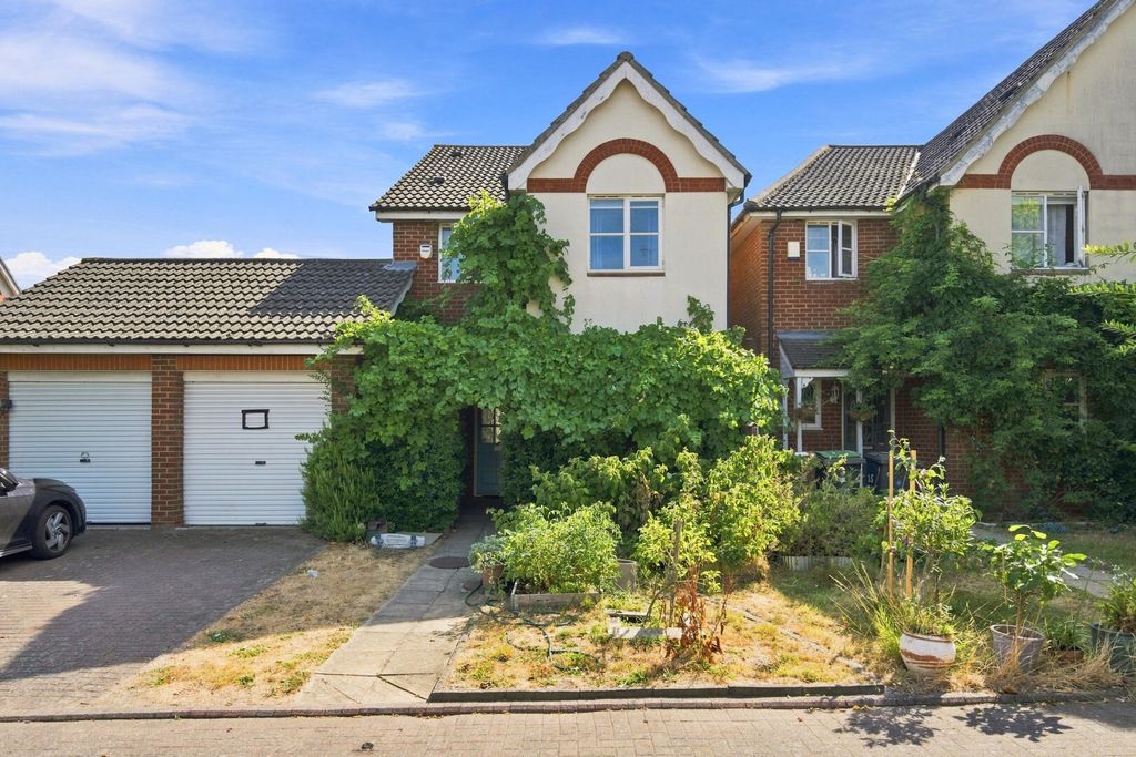 Property photo 1 of 15 Front (Exterior)