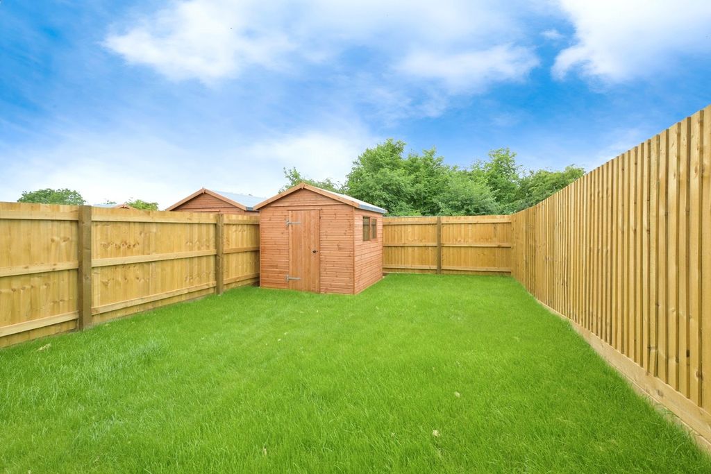 Property photo 3 of 14 Picture No. 17