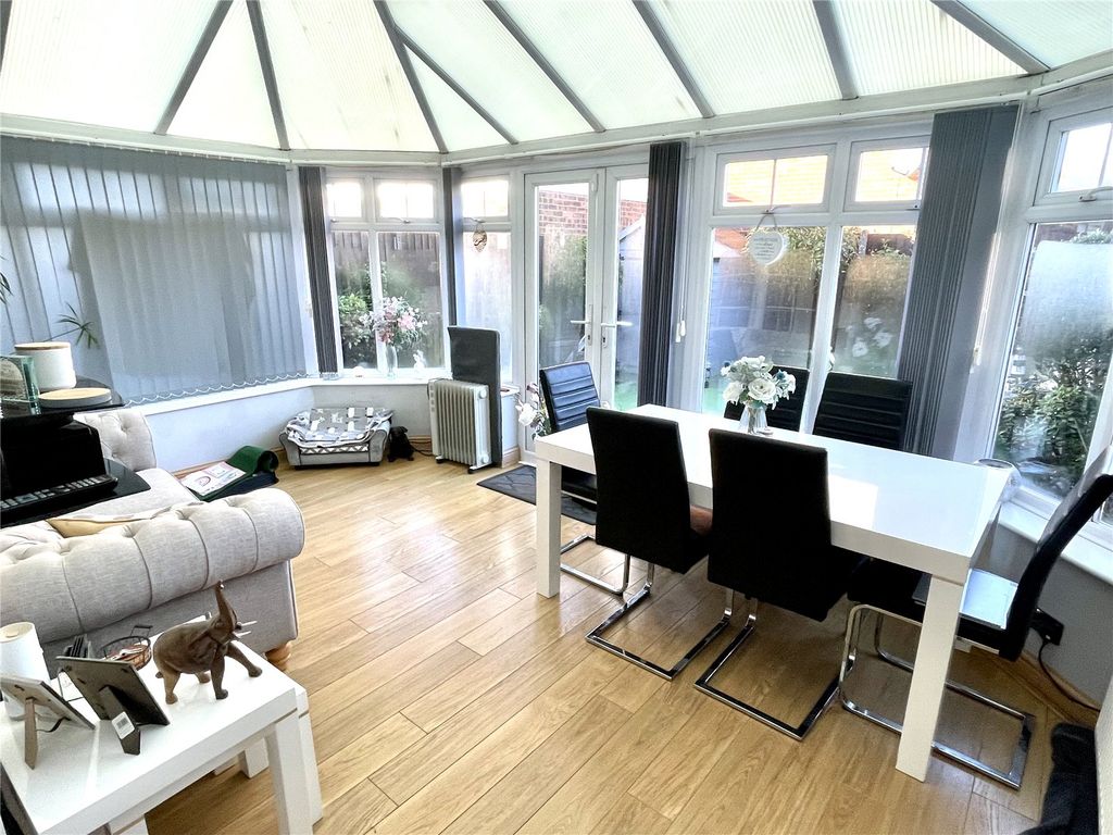 Property photo 3 of 20 Picture No. 02