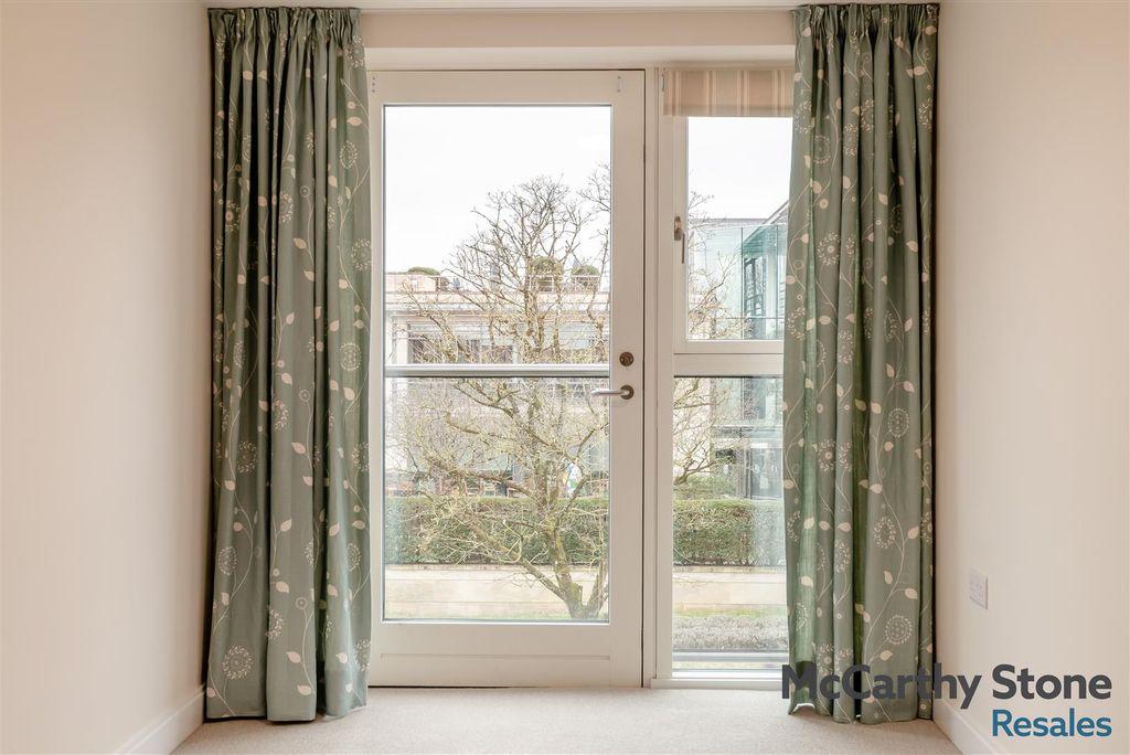 Property photo 1 of 15 8680726-Interior04.Jpg