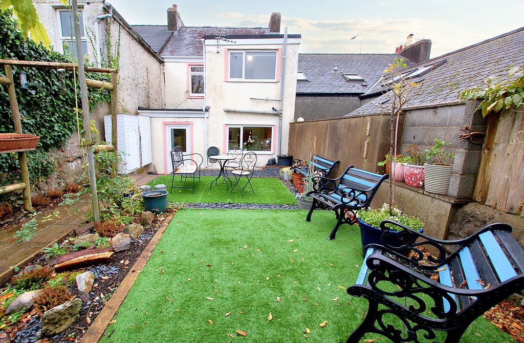 Property photo 2 of 21