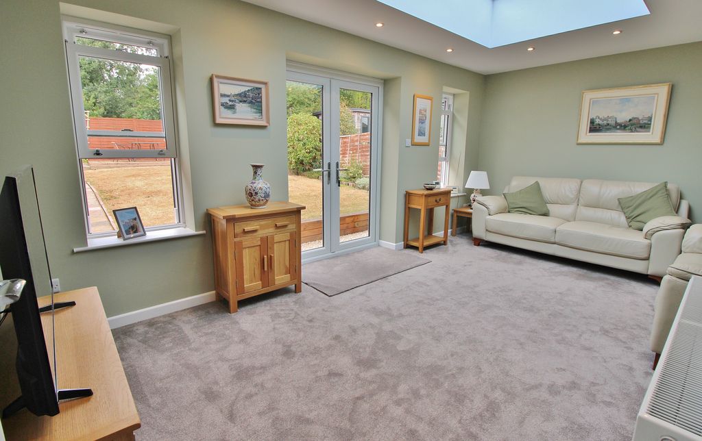 Property photo 3 of 18