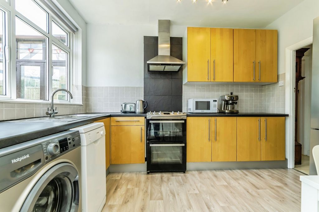 Property photo 2 of 20 Pbox-Img.Jpg