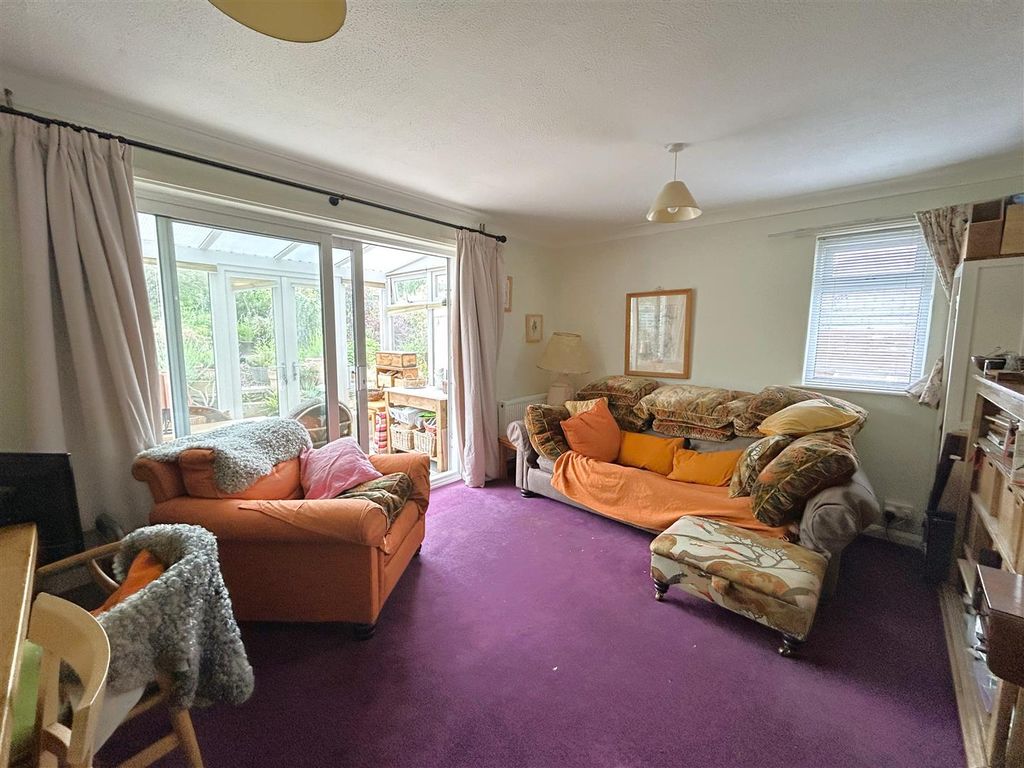 Property photo 2 of 11