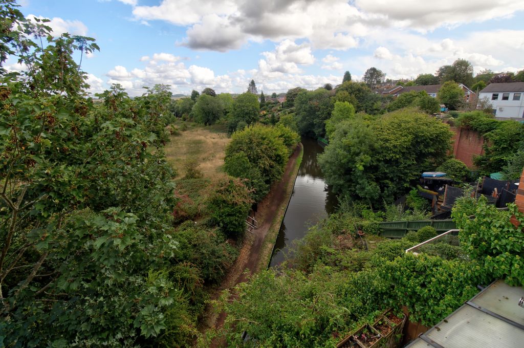 Property photo 2 of 10 Canal Side View