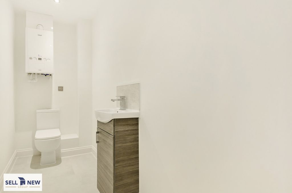 Property photo 3 of 40