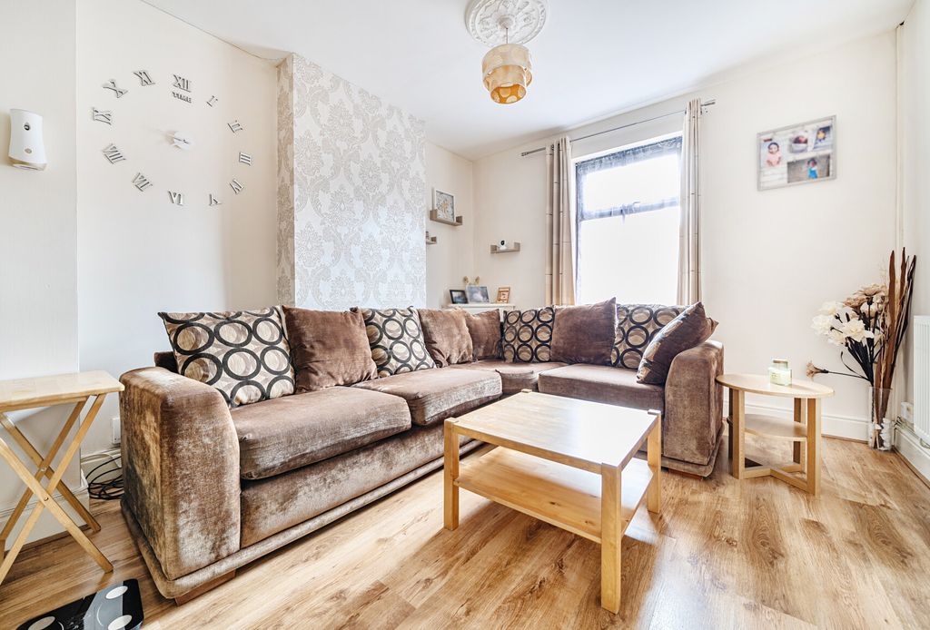 Property photo 3 of 17 1364111-14-68E527...