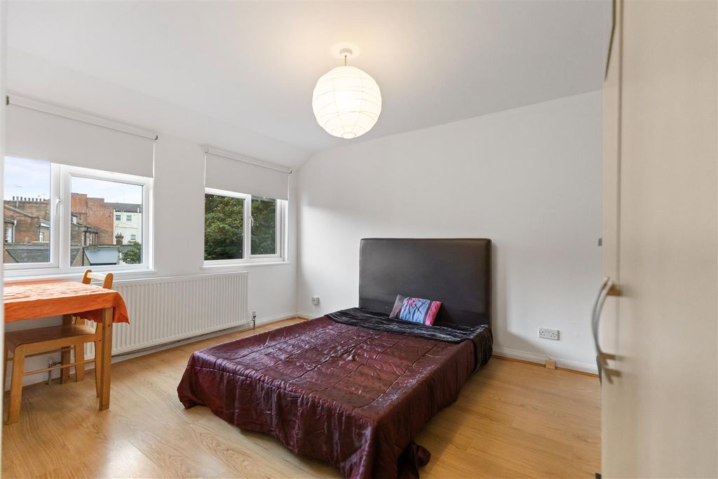 Property photo 3 of 8