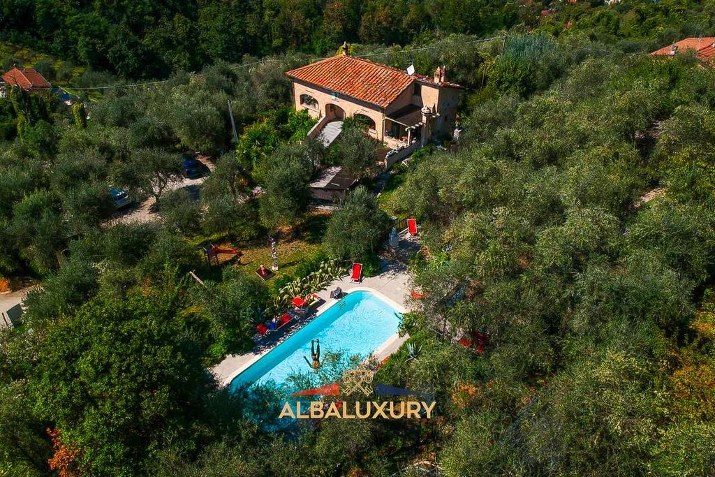 Property photo 1 of 40