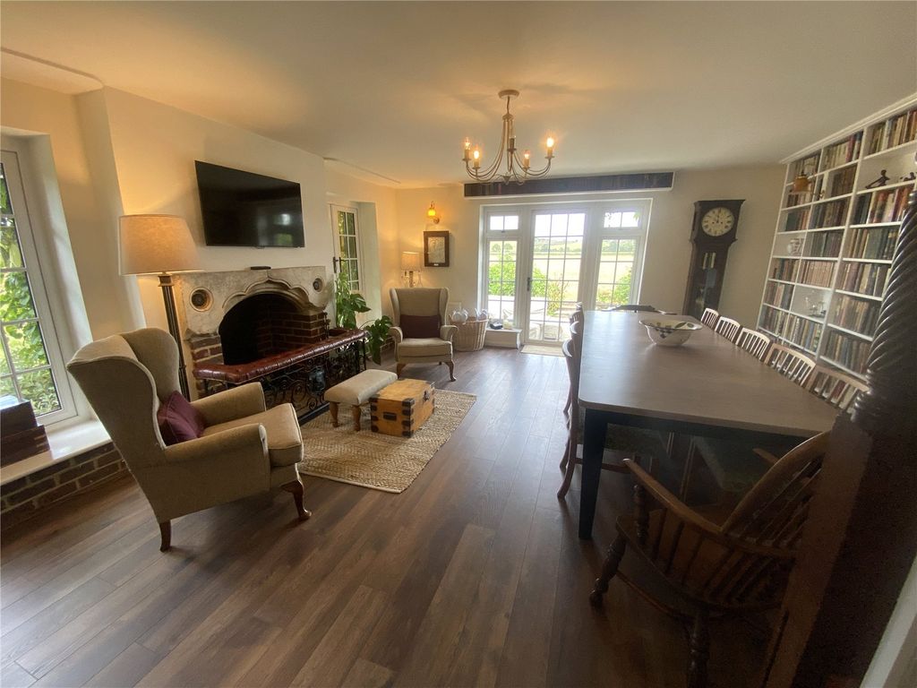 Property photo 3 of 9 Living Room