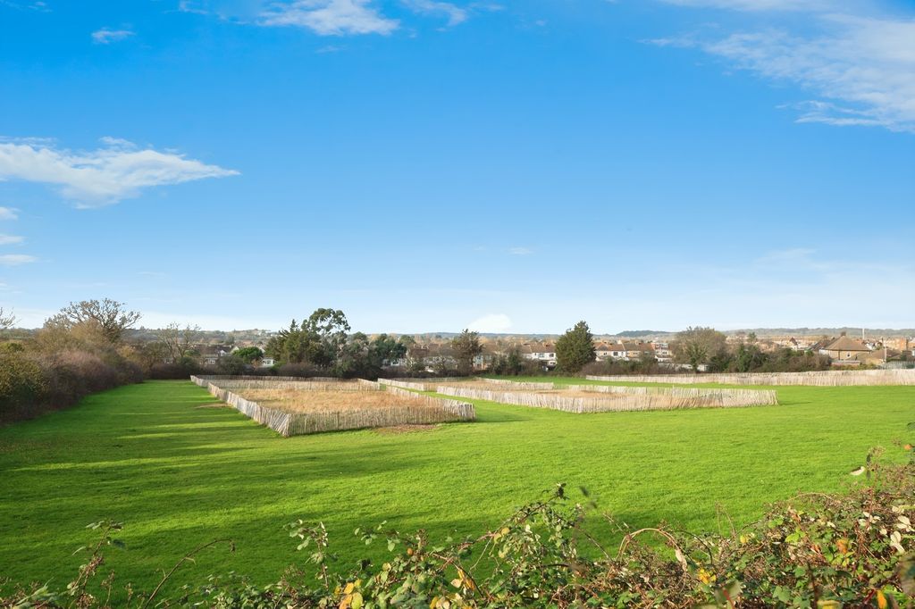 Property photo 2 of 19 Pbox-Img.Jpg