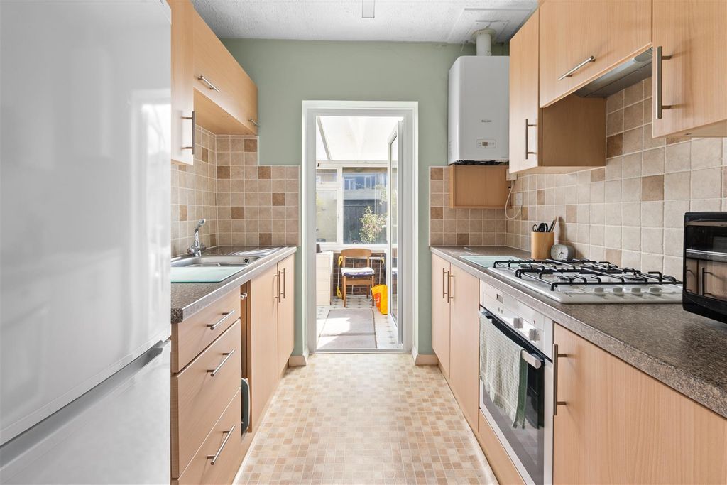 Property photo 3 of 13 Kitchen