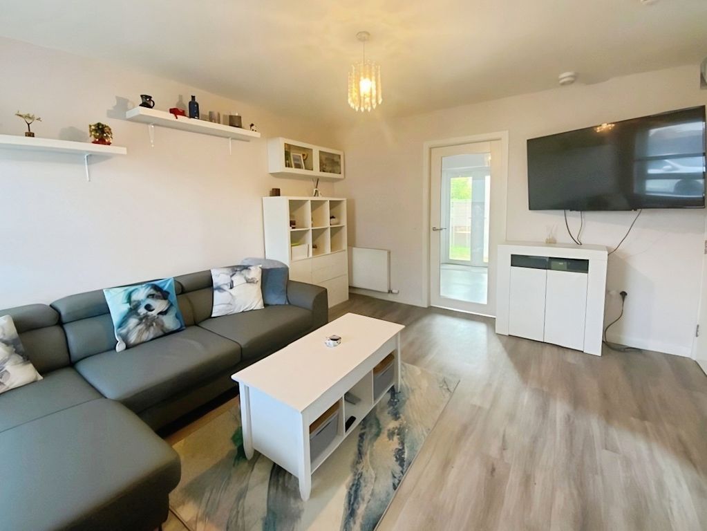 Property photo 2 of 17 Lounge