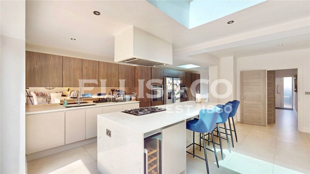 Property photo 1 of 28 Picture No. 30