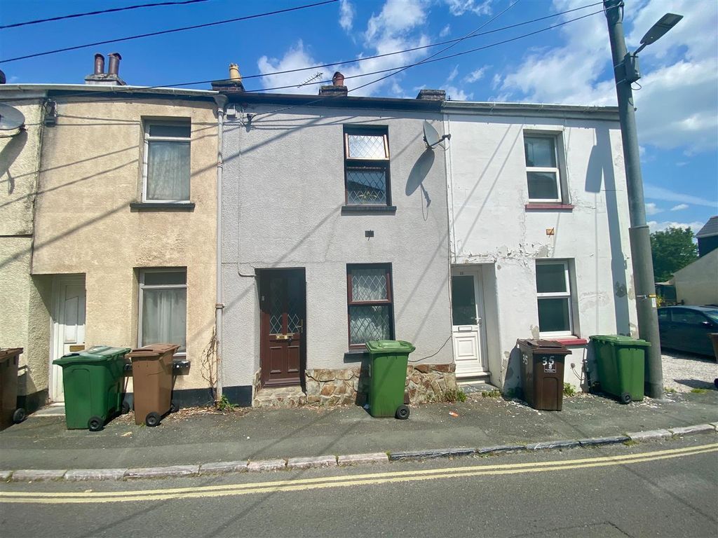 Property photo 1 of 9 Underwood Road