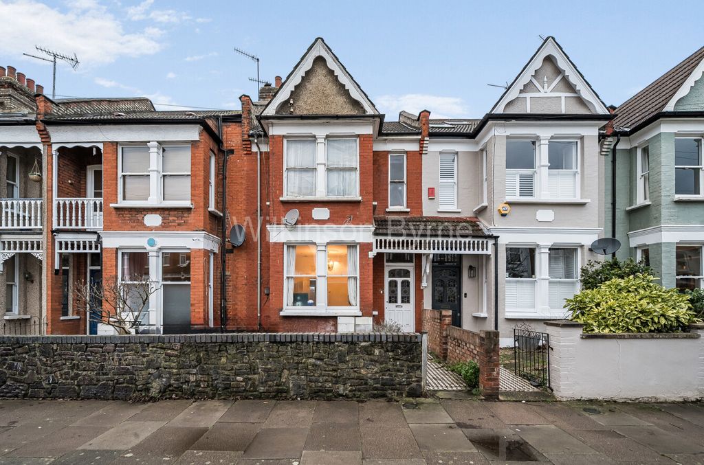 Property photo 1 of 12