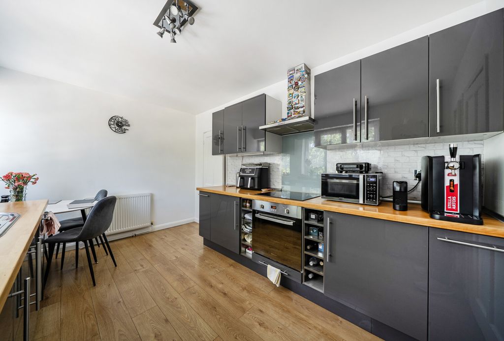 Property photo 1 of 19 1465540-9-6A1043F...