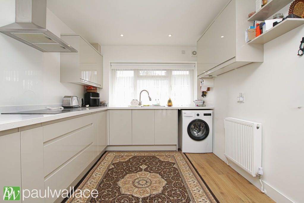 Property photo 3 of 15 Kitchen