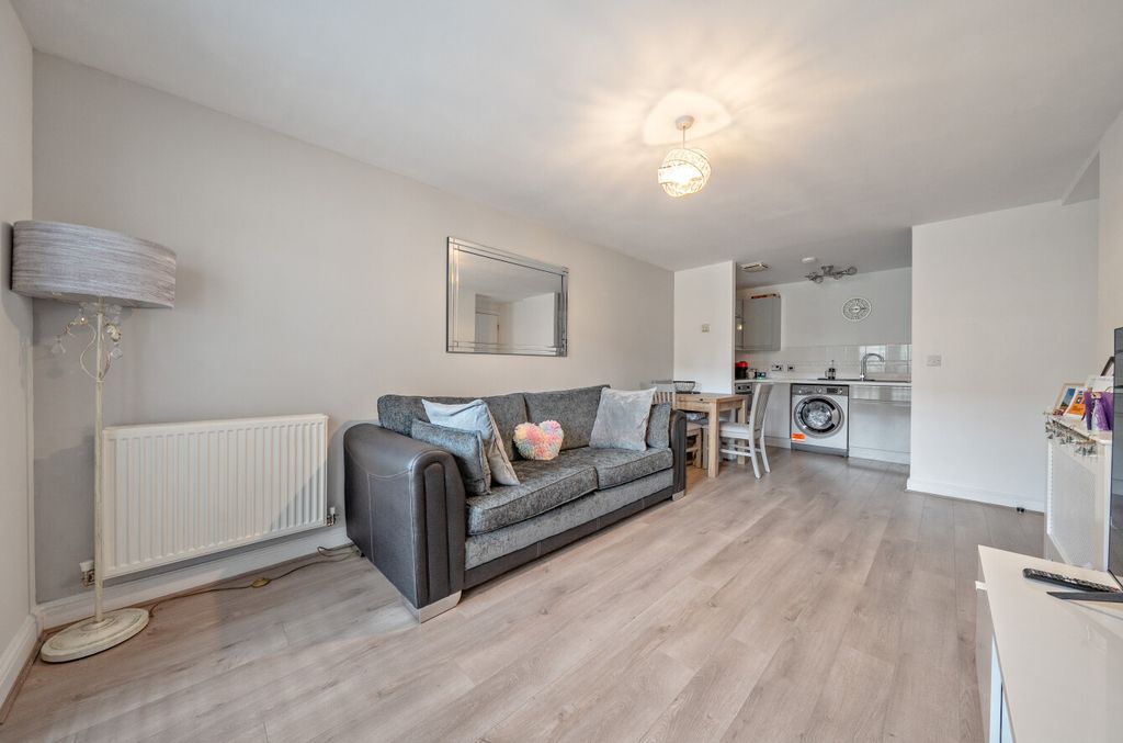 Property photo 2 of 16 1335236-6-68A2E31...