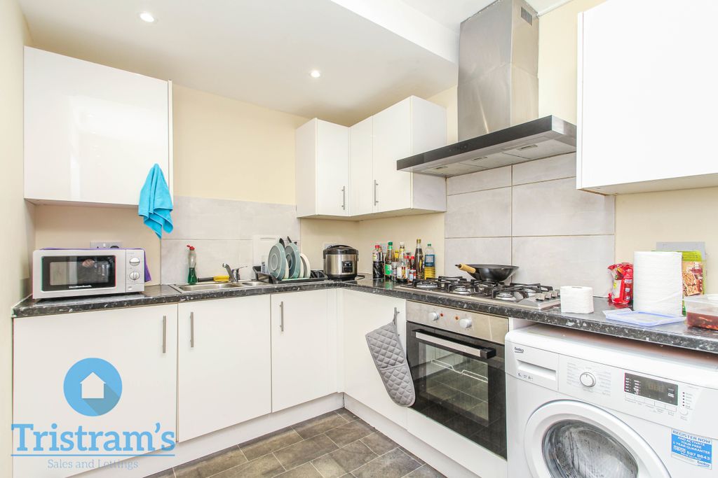 Property photo 3 of 20