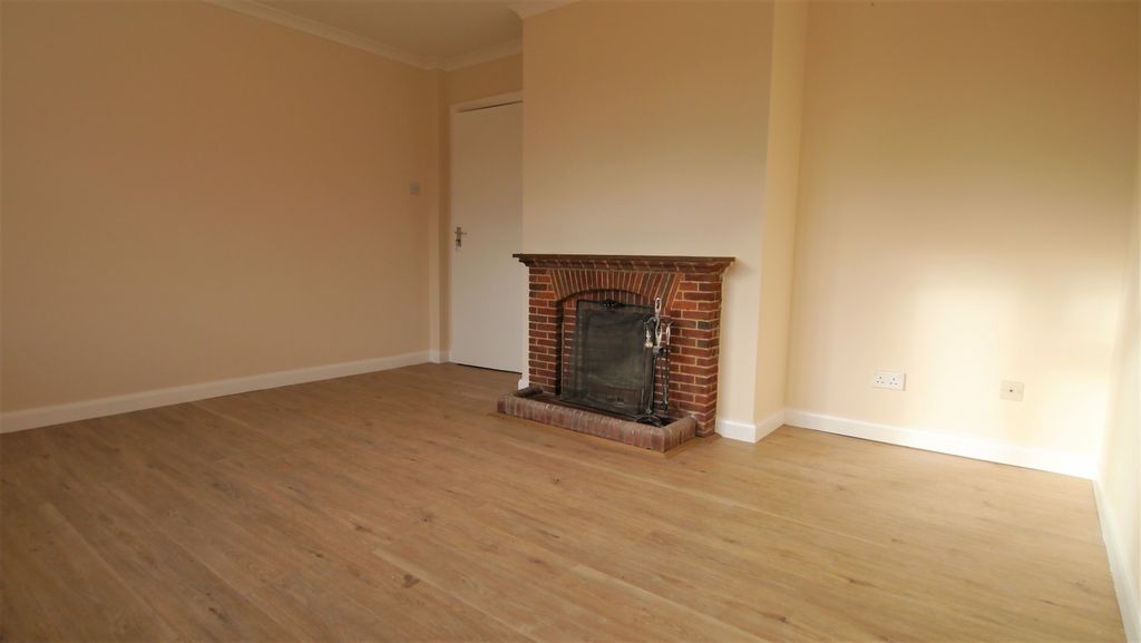 Property photo 2 of 16 Living Room