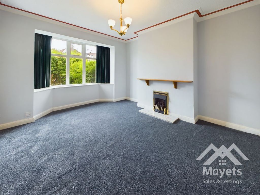 Property photo 2 of 27