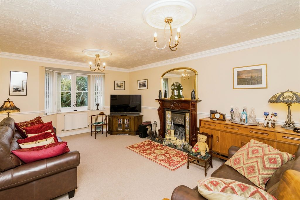 Property photo 3 of 17