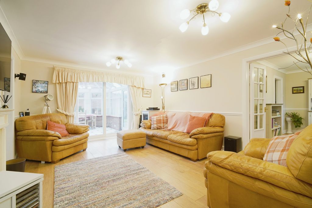 Property photo 2 of 19