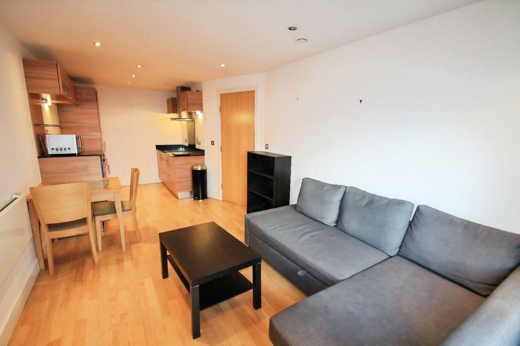 Property photo 2 of 8 Picture No. 15