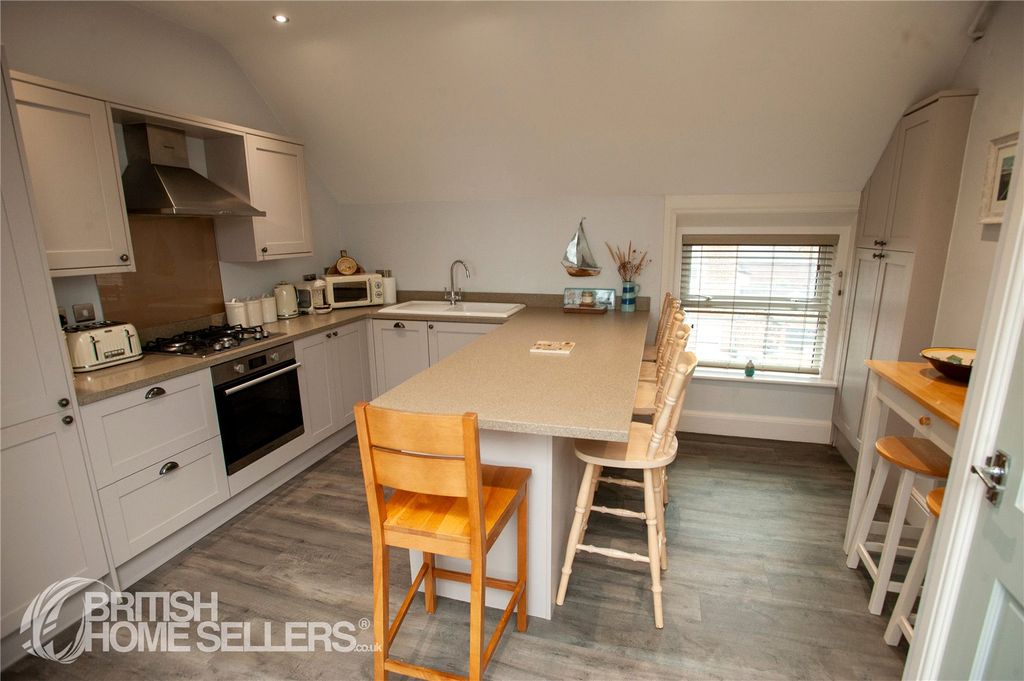 Property photo 3 of 30 Picture No. 07