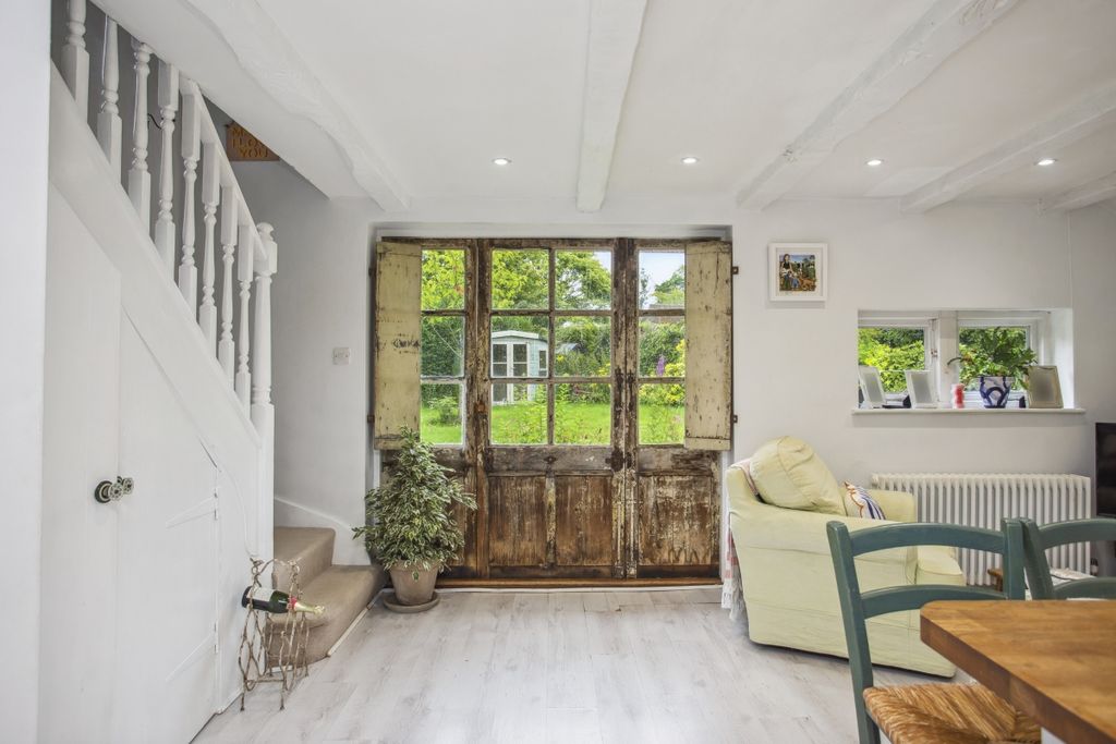 Property photo 3 of 11