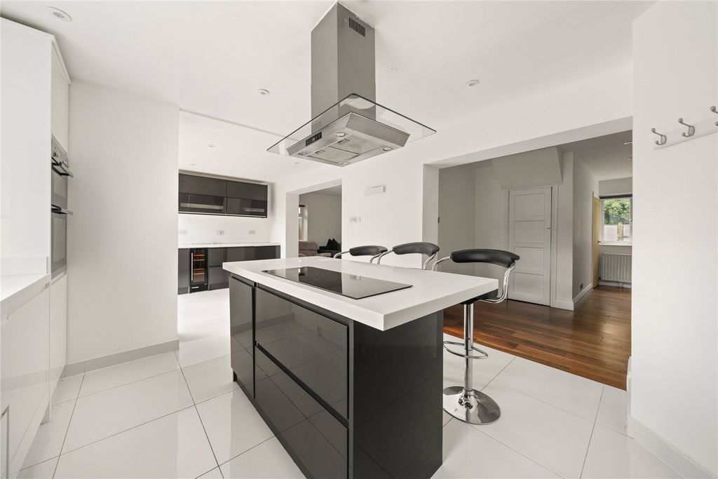 Property photo 2 of 14 Picture No. 07