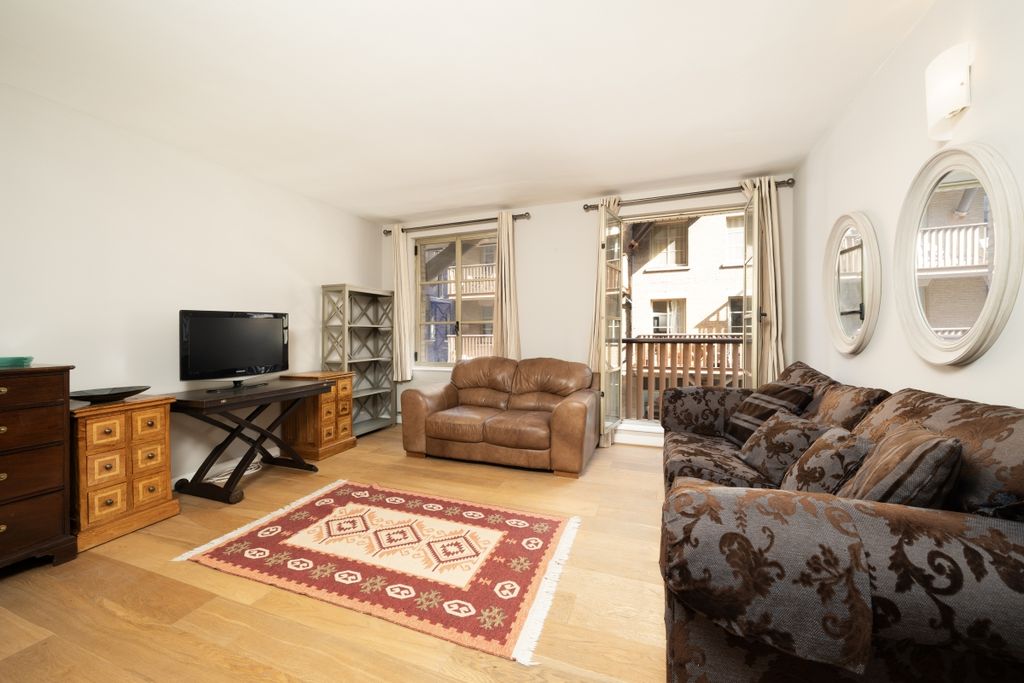 Property photo 1 of 9 The Circle 41 (01...