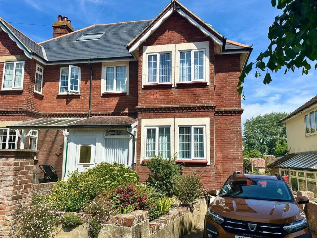 Property photo 1 of 32