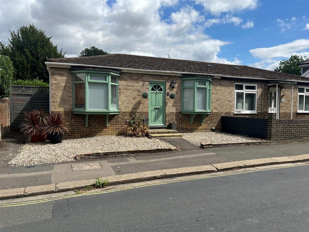 Property photo 1 of 11
