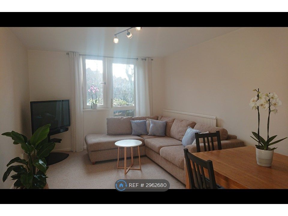 Property photo 2 of 21 Lounge, South-Facing, Lots Of Natural Light