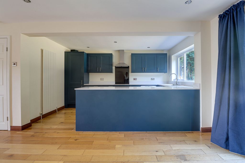 Property photo 3 of 14 Kitchen