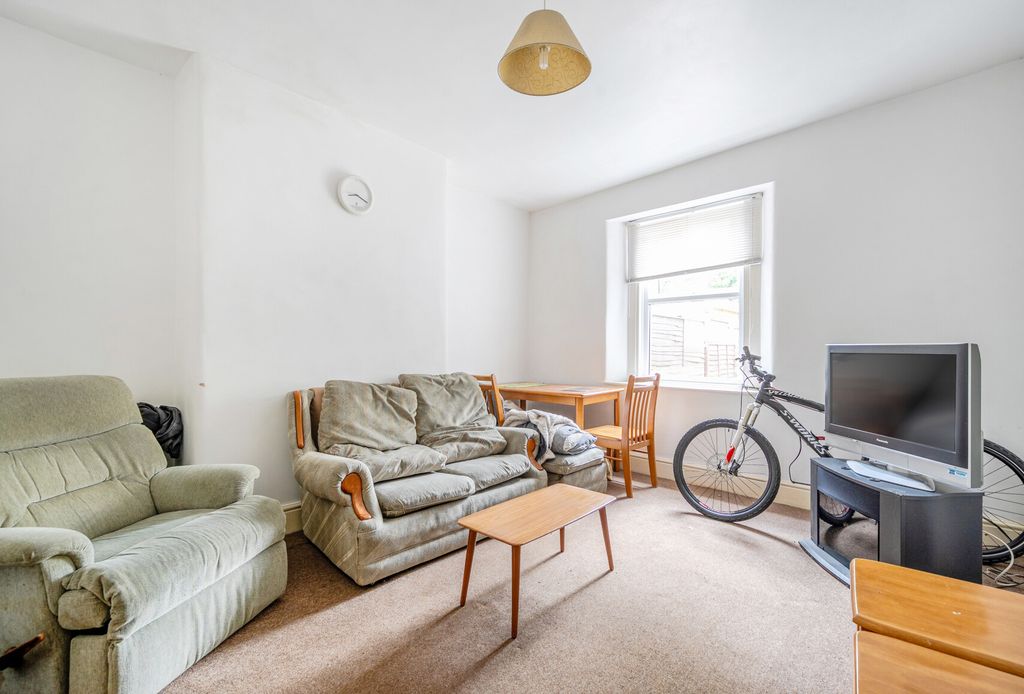 Property photo 3 of 12 Sitting Room