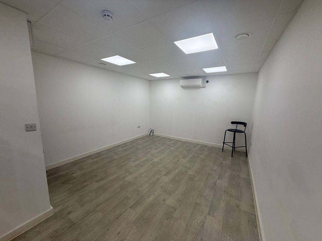 Property photo 1 of 4 Photo 4